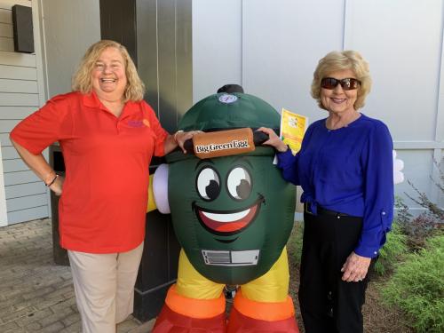 Susan and jClaudia with Big Green  Egg.jpg